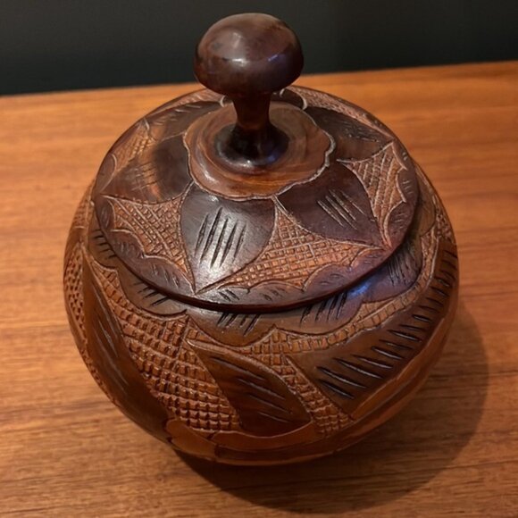 Handmade handcrafted hand carved wood jewellery box unknown origin - Picture 6 of 6